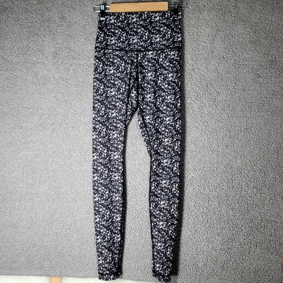 Lululemon Shine Tight Shimmy Shimmer Womens 4 Athlesuire Sporty Yoga Gym Sporty - Picture 3 of 16